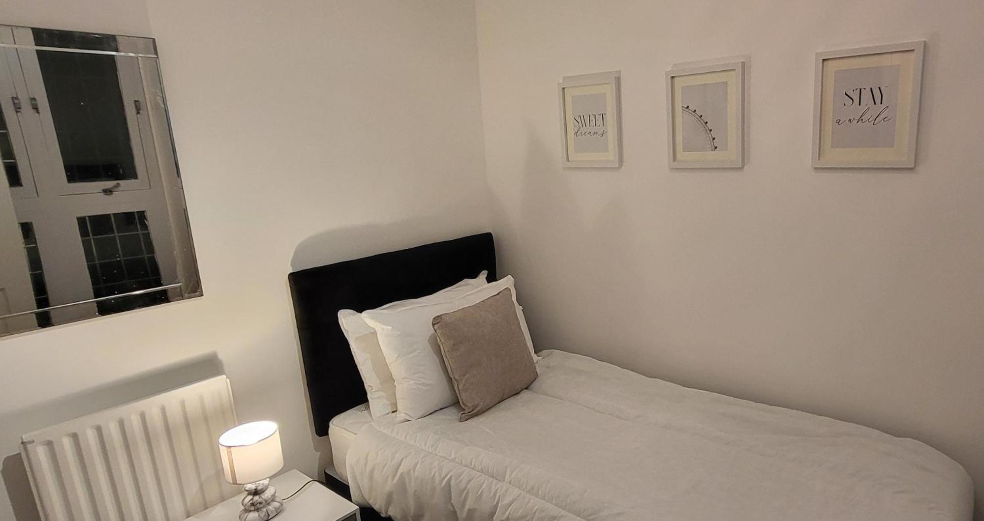 Stunning 2 Bedroom Apartment In Canary Wharf - Morland Apartments Londyn Pokój zdjęcie